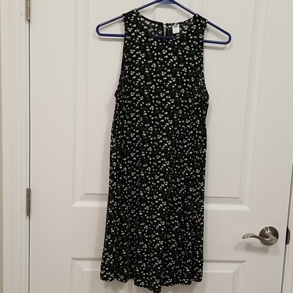 Dress - Picture 1 of 3